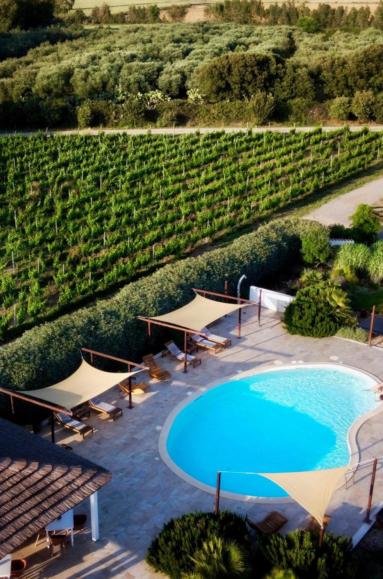 Is Cheas Wine Farm Boutique Hotel San Vero Milis Екстер'єр фото