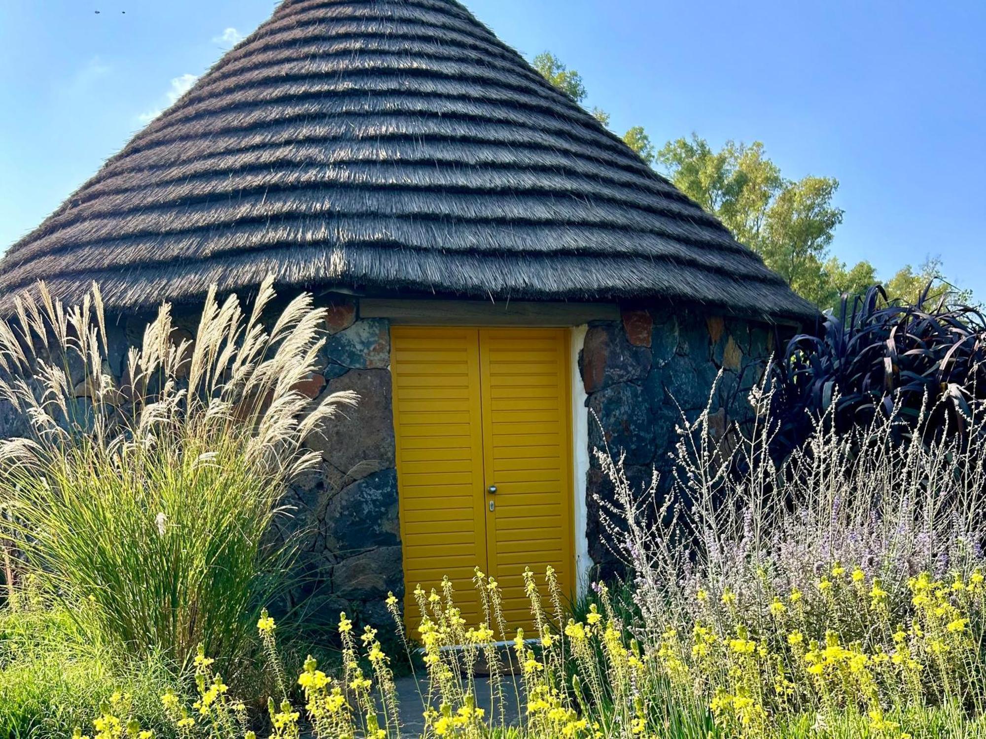 Is Cheas Wine Farm Boutique Hotel San Vero Milis Екстер'єр фото